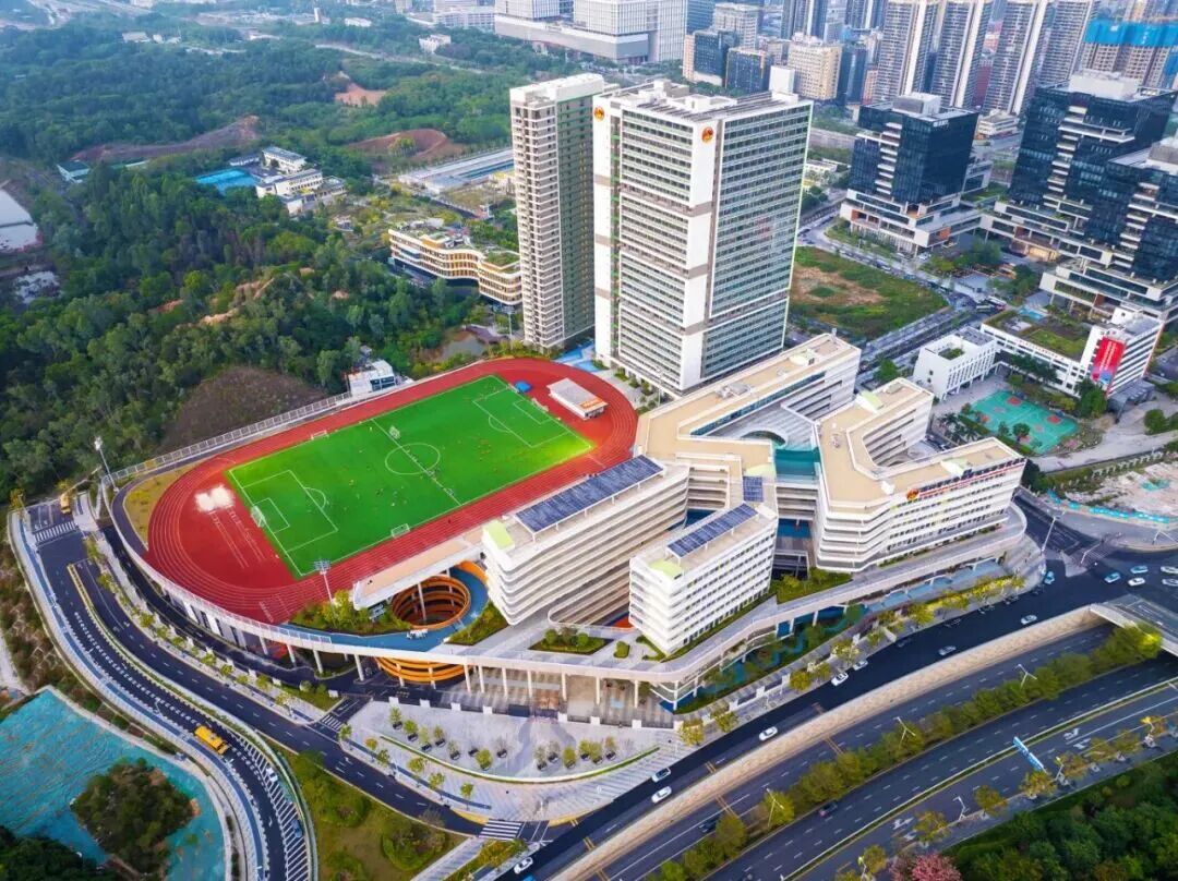 香港培侨书院龙华信义学校